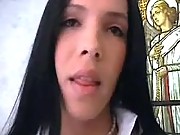 Ts shows off her shlong
